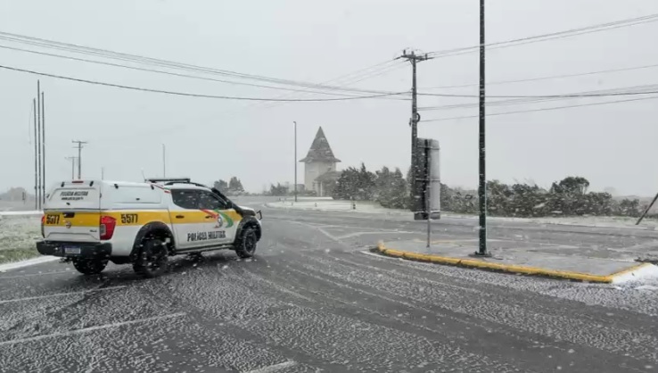 PM interdita a Serra do Rio do Rastro por conta da Nevasca desta manhã