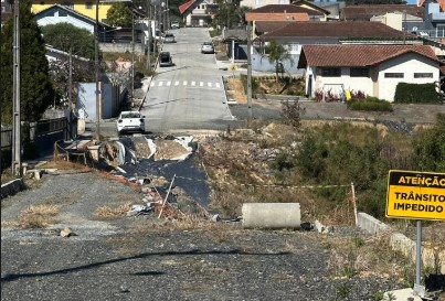 Cratera em São Bento do Sul: obra de contenção será iniciada após um ano de espera
