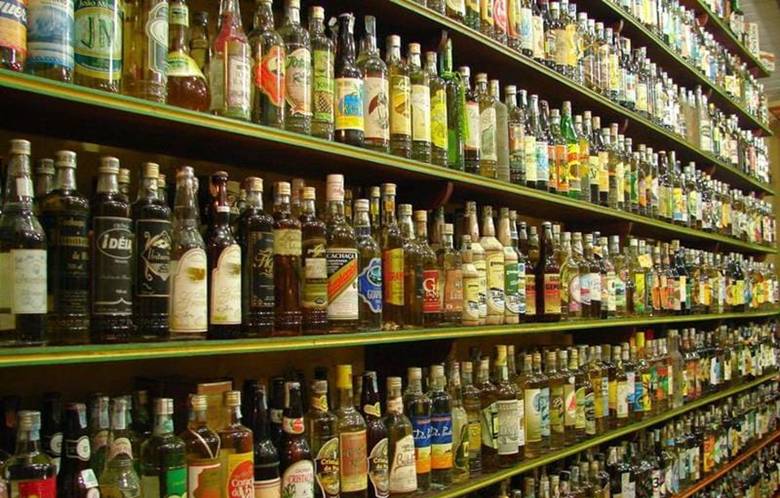 Homem é detido após furtar bebidas em supermercado de Canoinhas