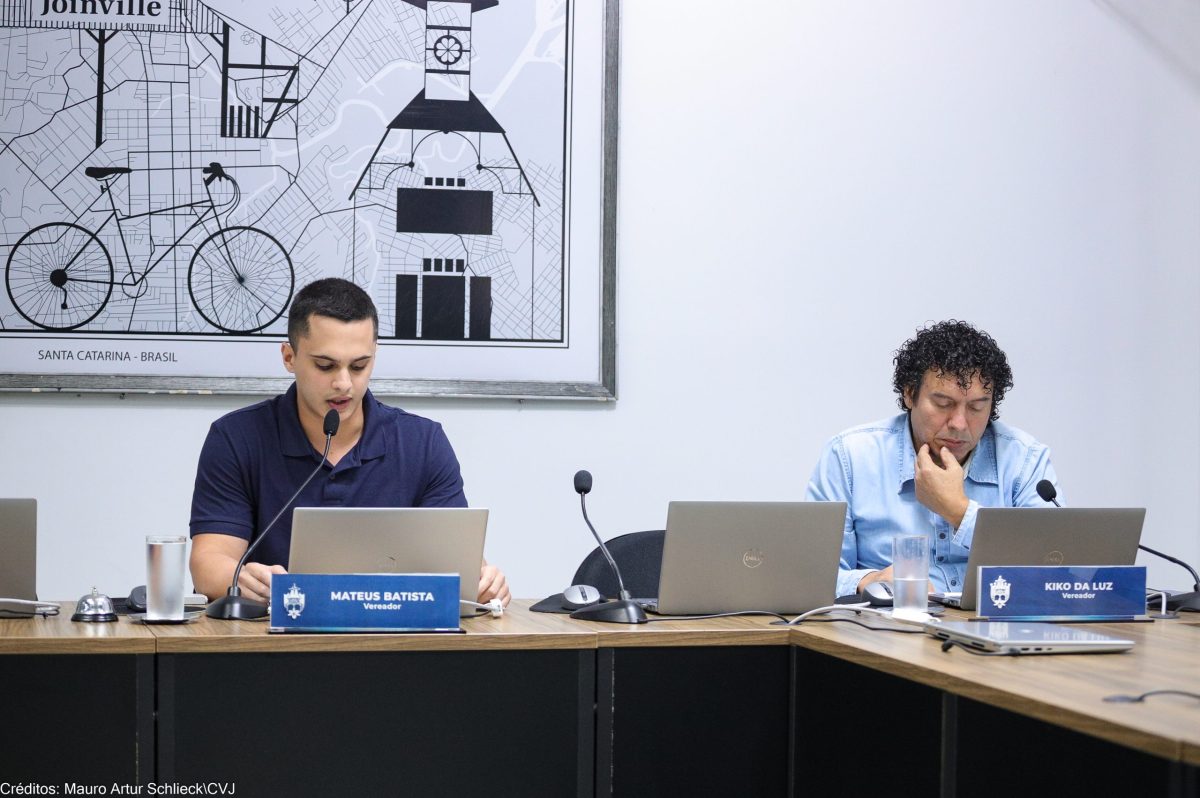 Sensores de glicose no SUS e bolsa para professores ganham relatores em Finanças