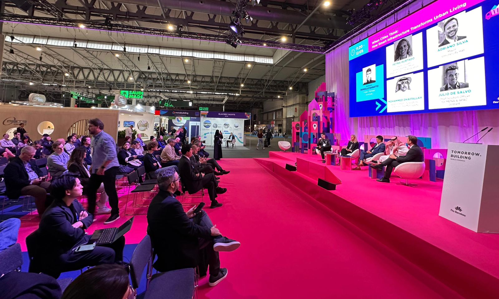 Prefeito Adriano Silva representa Joinville no maior evento de cidades inteligentes do mundo, na Espanha