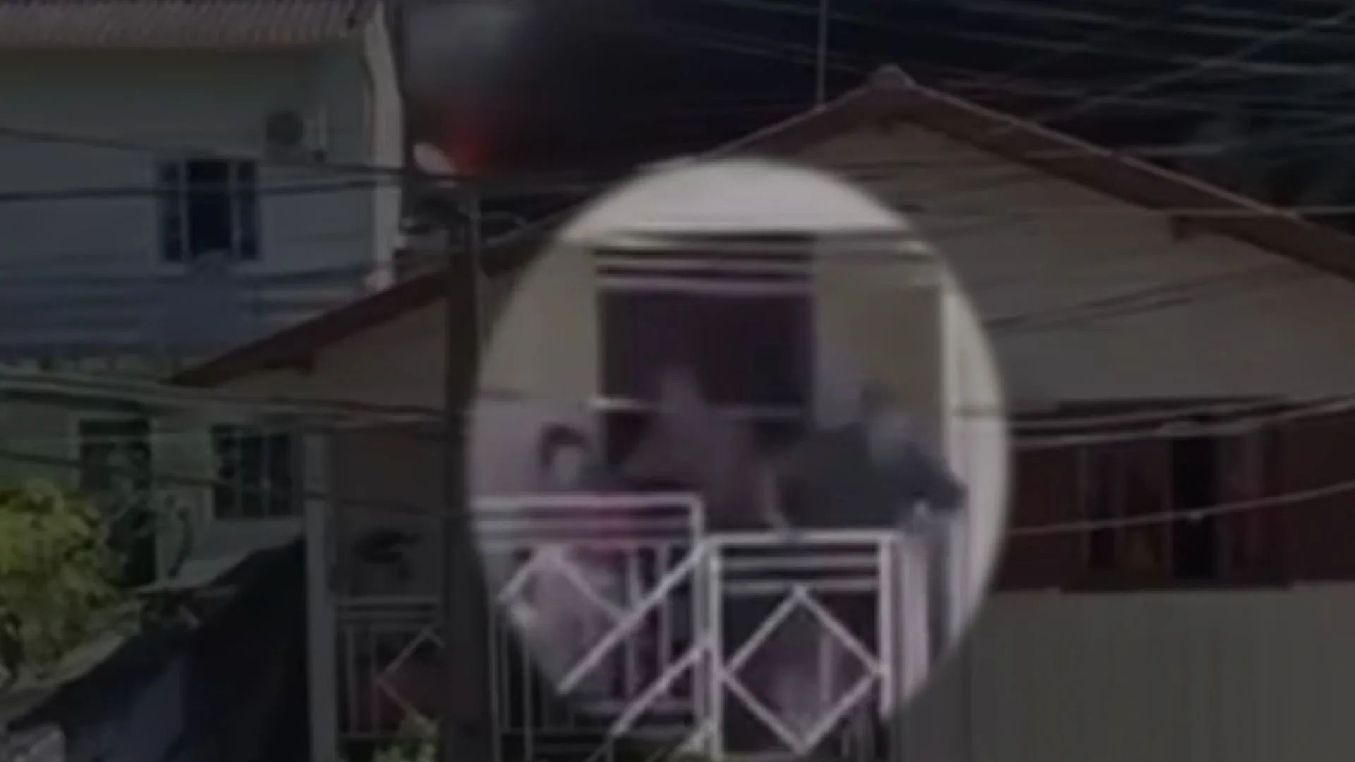 Policiais Militares enfrentam incêndio para salvar idosa e mulher com deficiência física – Imagem: @floripamilgrau