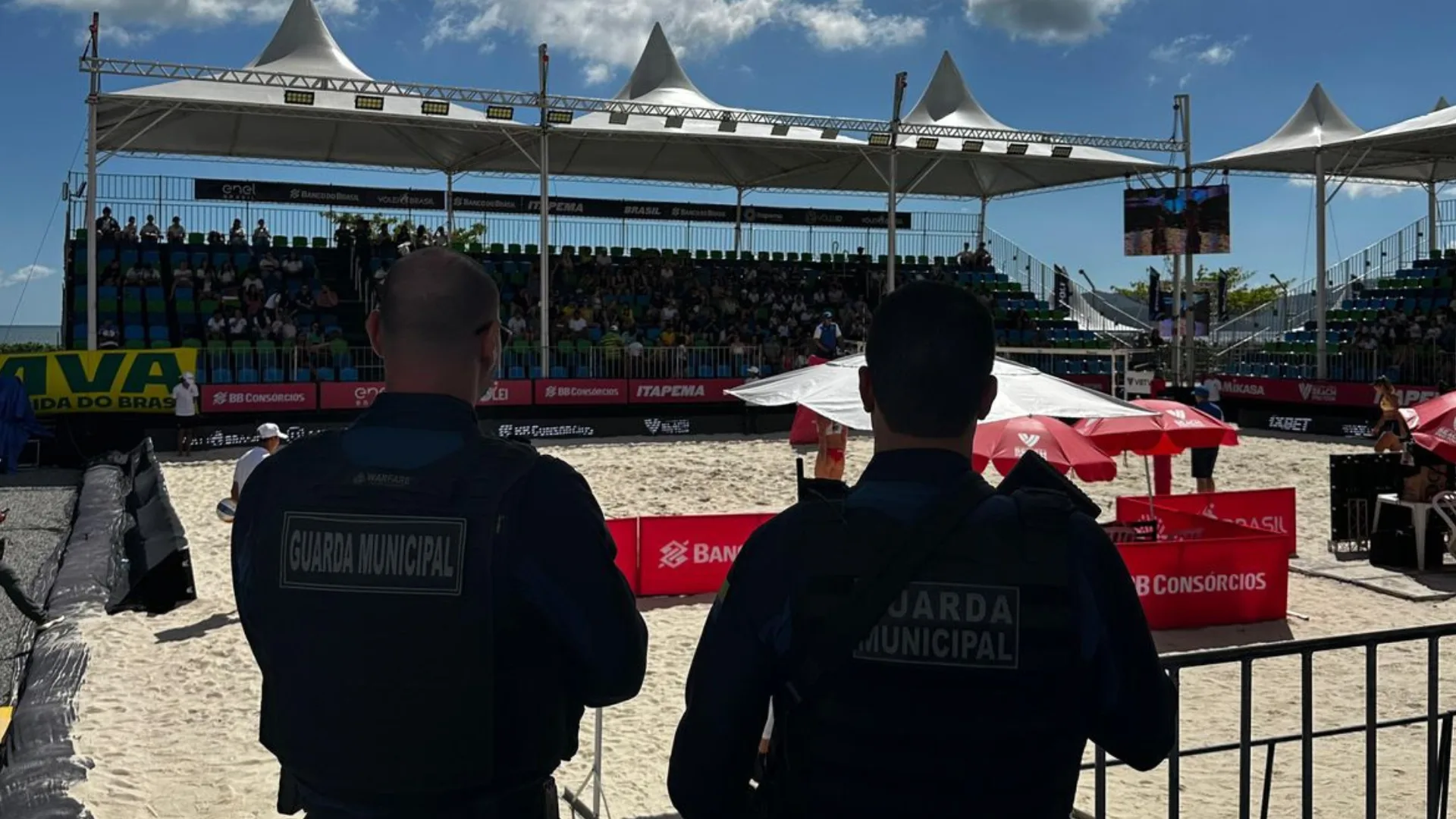 Prefeito e secretário de SC são ameaçados durante evento de vôlei