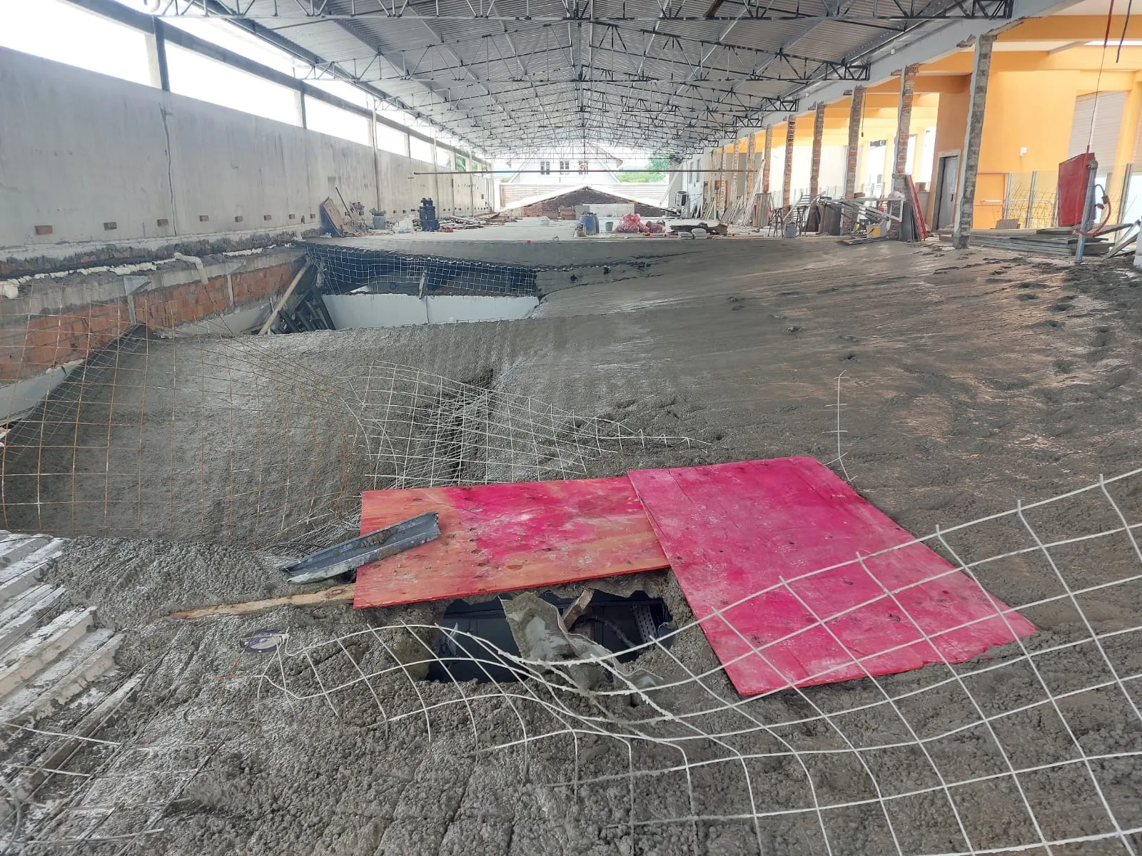 Trabalhador morre após laje ceder em escola de Blumenau