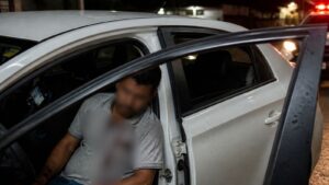 'Corrida termina em terror': motorista de aplicativo é esfaqueado e tem carro levado por criminosos em SC