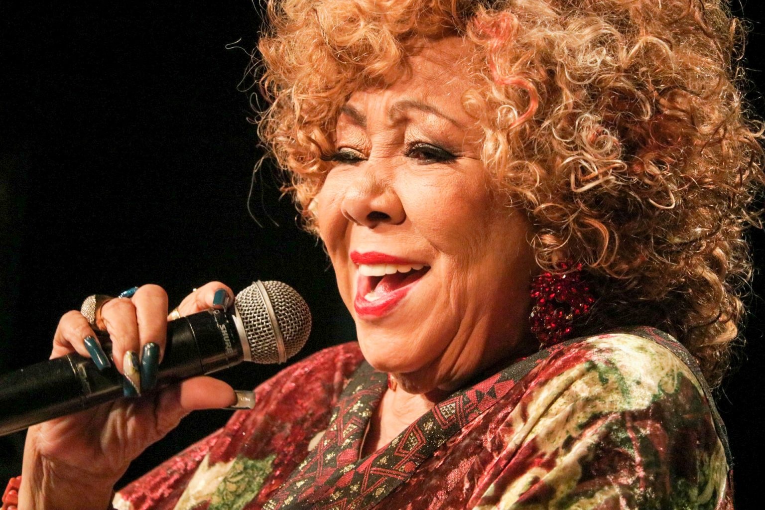 Alcione vem a Joinville para Show Beneficente em prol da Fundação Pró-Rim