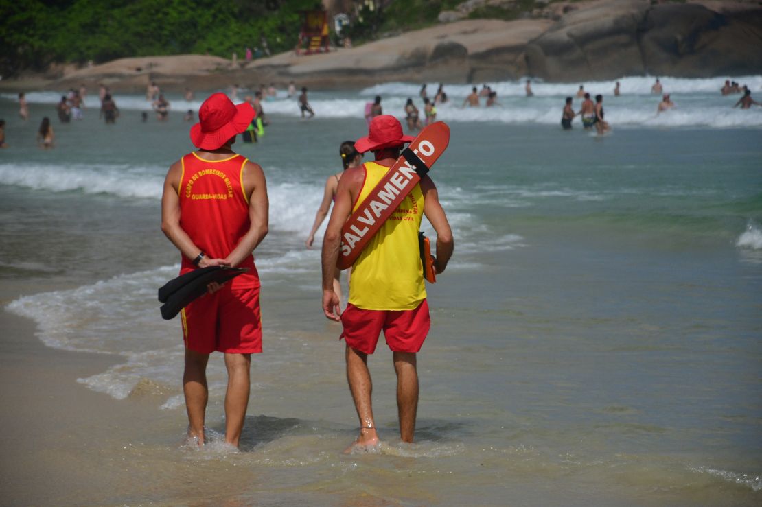 Verão inicia com quase 600 salvamentos nas praias de Santa Catarina