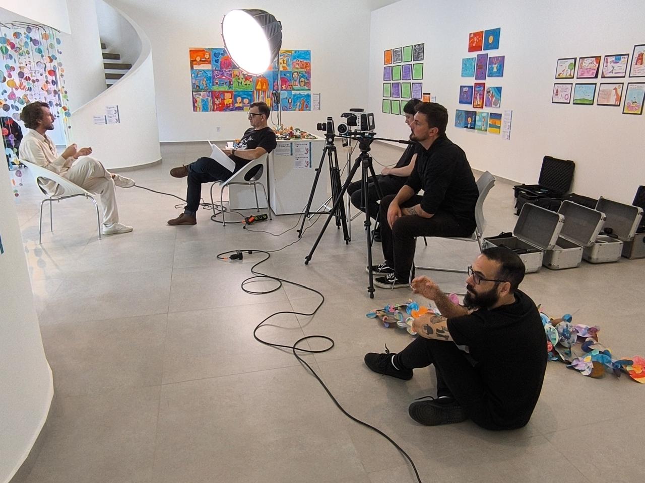 Trajetória das artes visuais em Joinville é retratado em Produção audiovisual