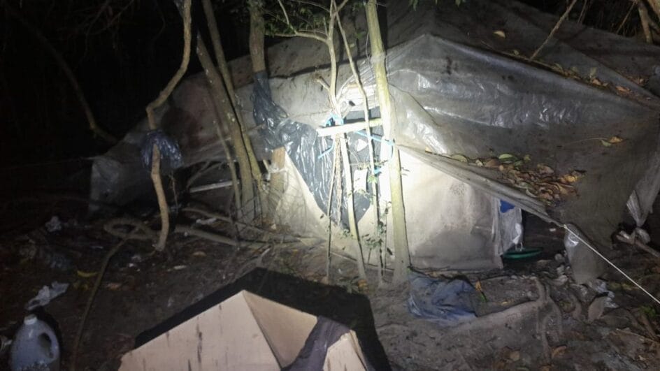 Homem é encontrado morto dentro de barraca em área de mata no norte de SC
