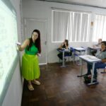 Seminário discute práticas pedagógicas na Educação de Jovens e Adultos