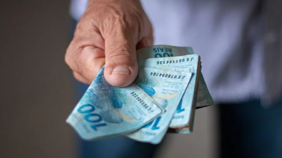 Cliente é detido em Papanduva após repassar R$ 950 em notas falsas