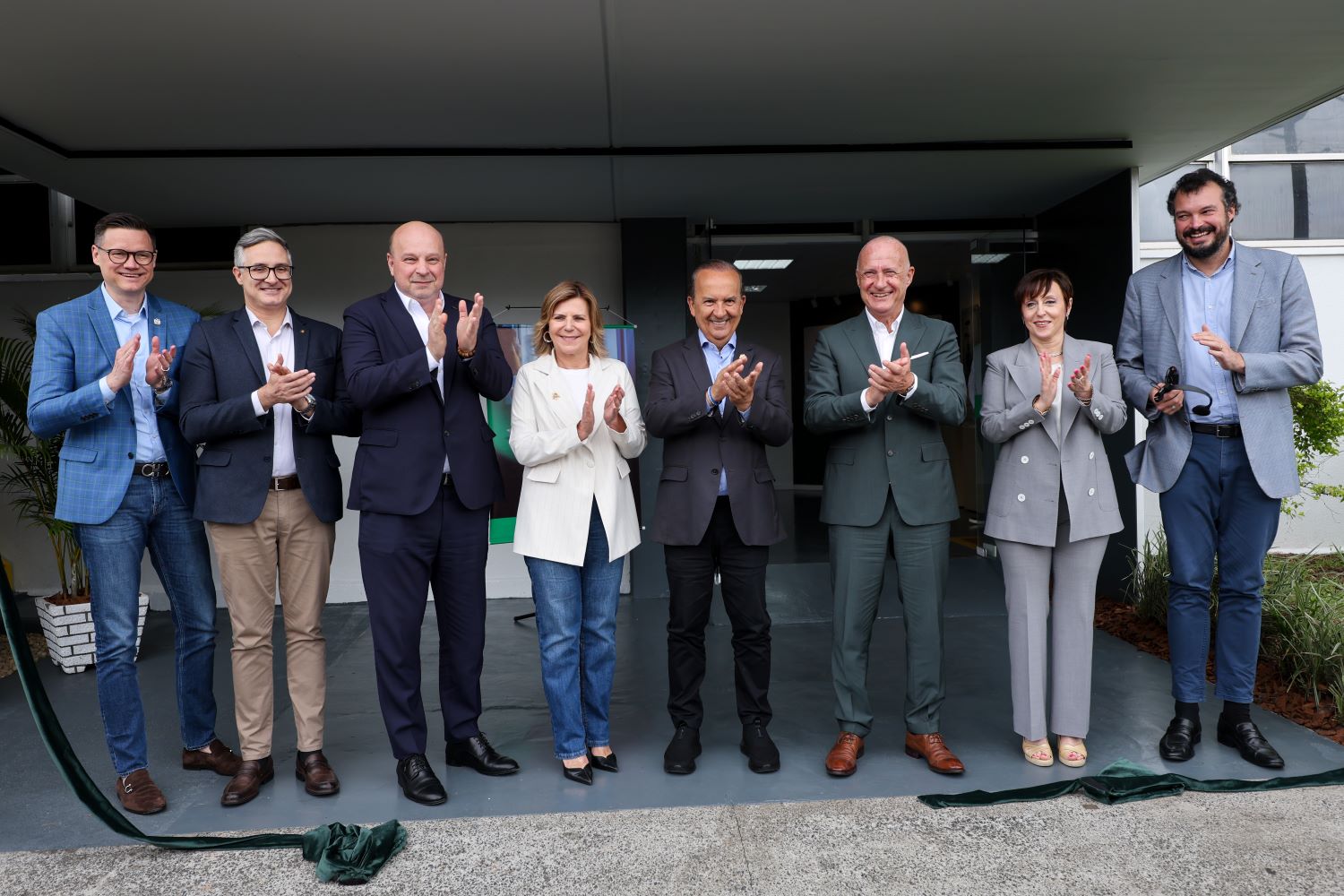 Jorginho Mello destaca ambiente seguro em SC para novos investimentos durante lançamento de linha de produção da Nidec Global, em Joinville