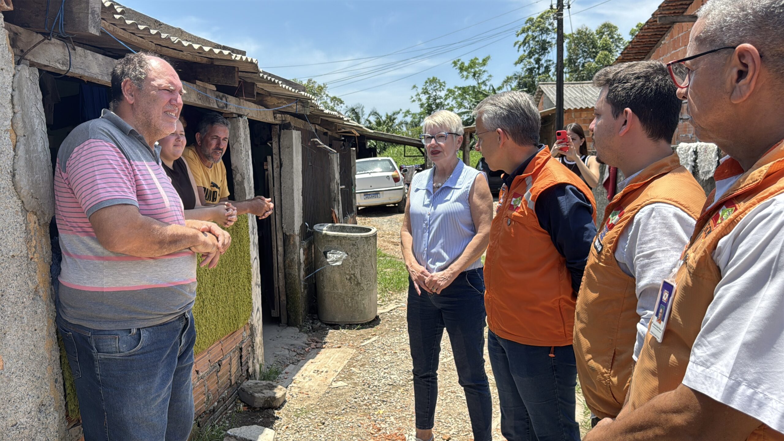 Visita do Secretário da Proteção e Defesa Civil reforça apoio às famílias afetadas em Balneário Barra do Sul