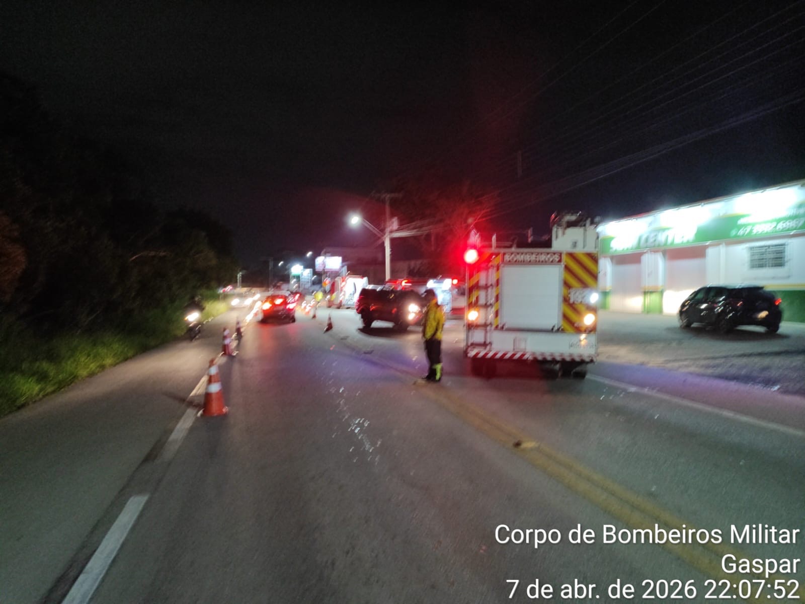 Acidente grave entre motociclistas termina com dois feridos na noite em Gaspar