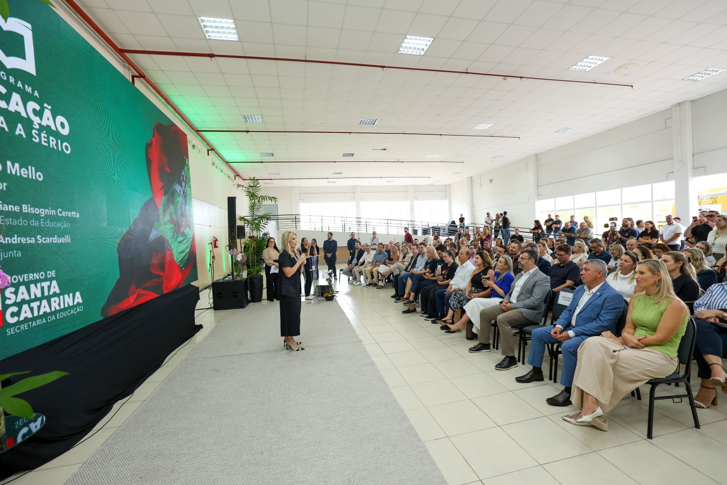 novos ônibus escolares