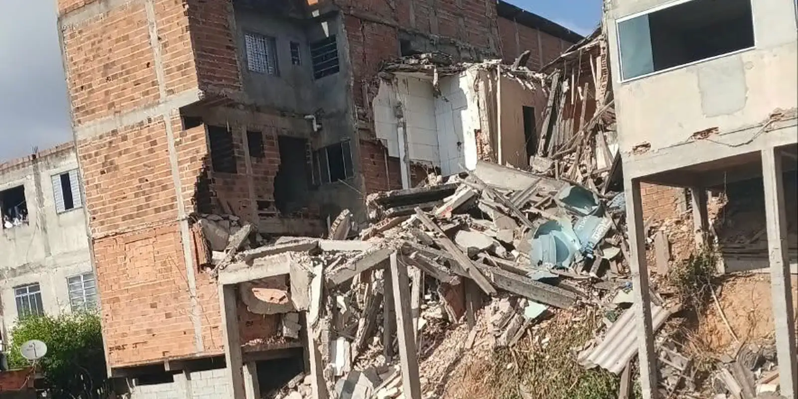 Explosão de botijão de gás causa interdição de 13 casas em São Paulo