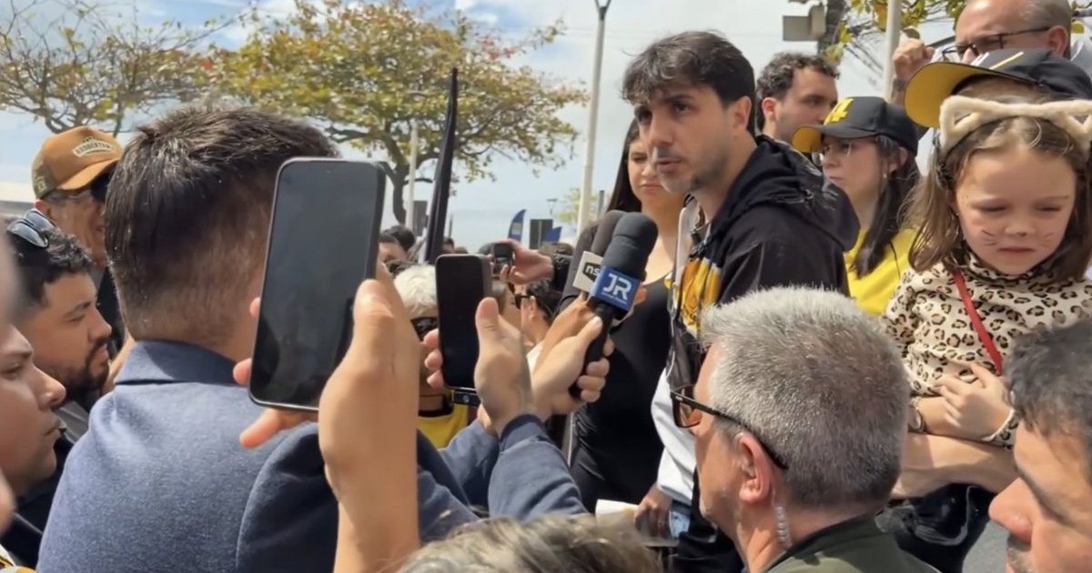 “Ei, Bolsonaro, vai tomar no …: petistas atacam ex-presidente em evento com Lula em Florianópolis